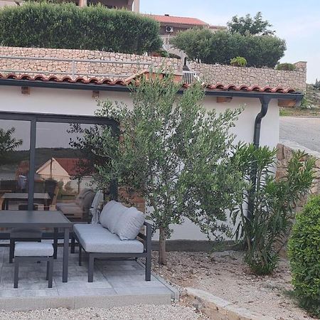Apartmani Darko Rtina Esterno foto