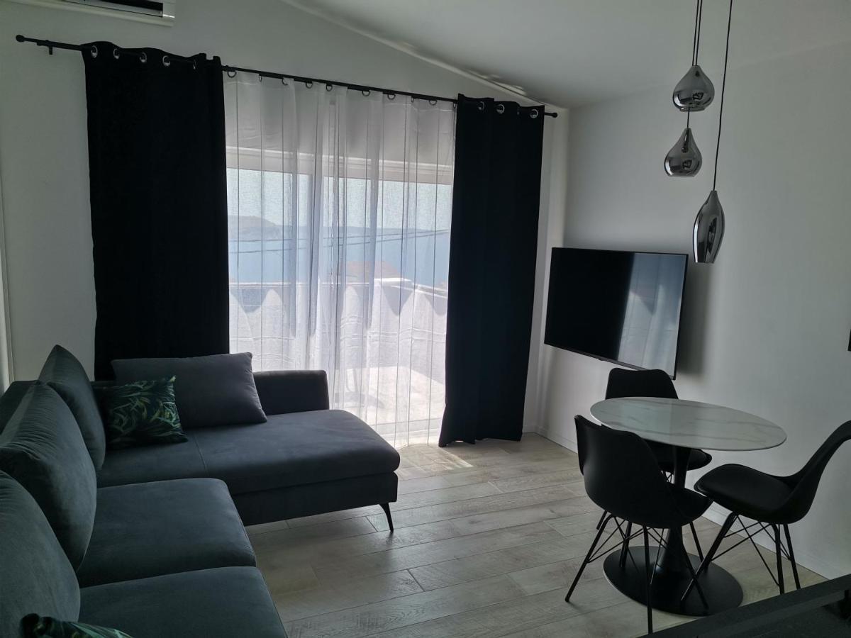 Apartmani Darko Rtina Esterno foto