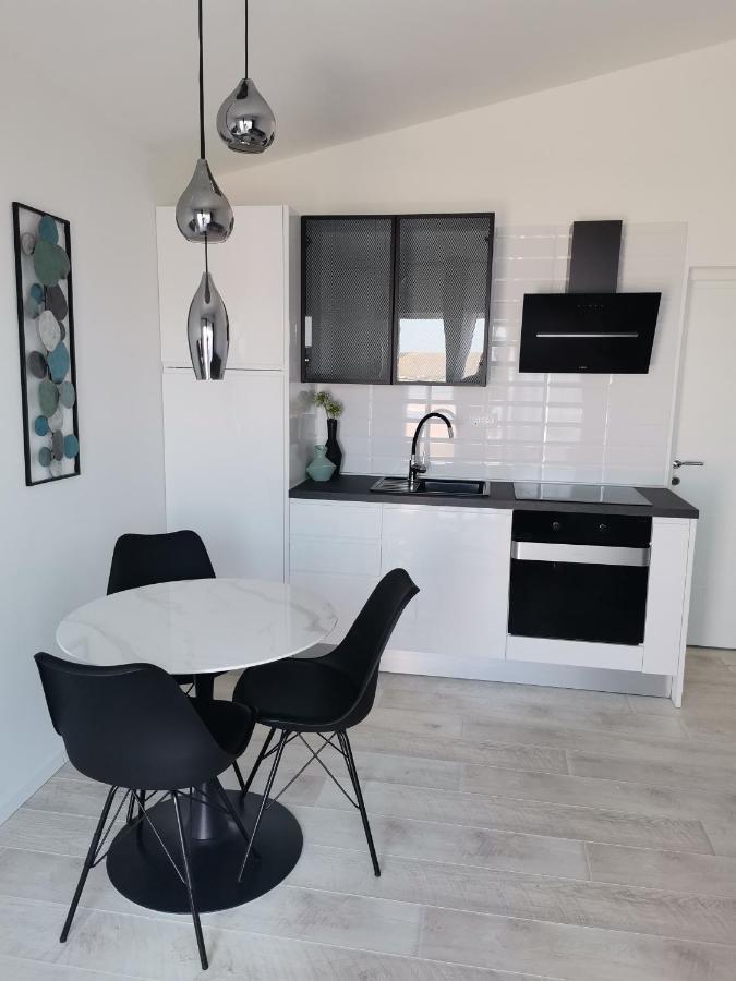 Apartmani Darko Rtina Esterno foto