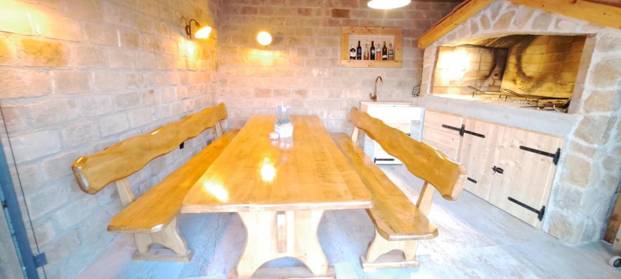 Apartmani Darko Rtina Esterno foto