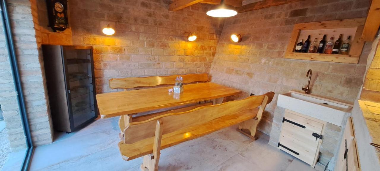 Apartmani Darko Rtina Esterno foto